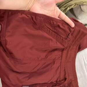 The North Face Aphrodite 2.0 Capri Pants in a deep rust red, Size XXL